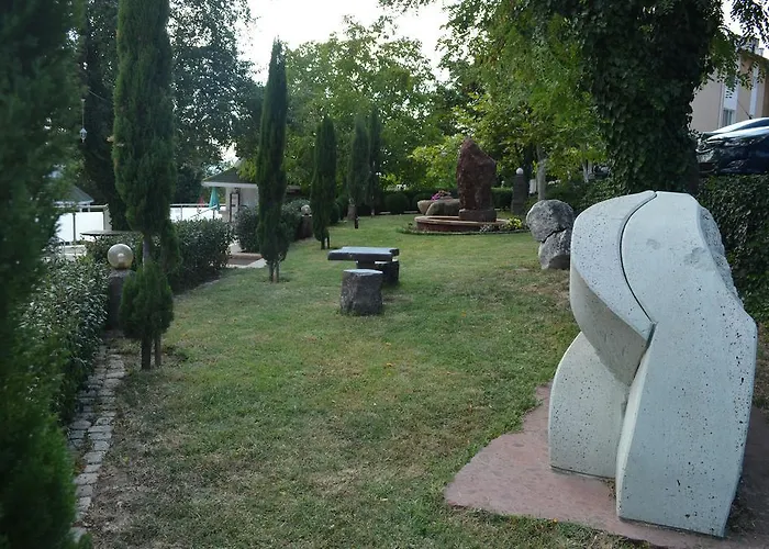 Semesteranläggning (resort) Mg 3*